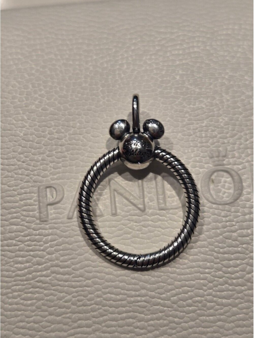 Pandora mickey mouse o pendant